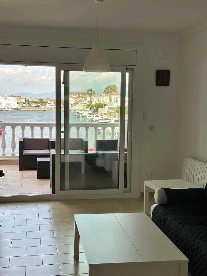 Apartamento En El Canal De Empuriabrava IIアパートメント エクステリア 写真